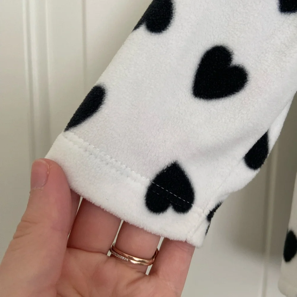 EUC Carter’s girl’s white black heart dotted fleece hooded sparkle button jacket